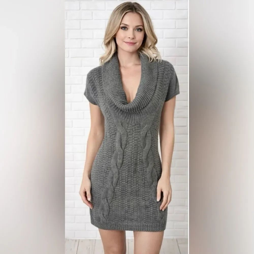 ✨2xHP ✨Express Multi-Knit Cap Knit Dress✨